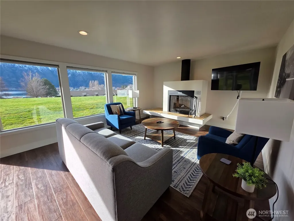 1 Lodge 620-o Manson WA 98831