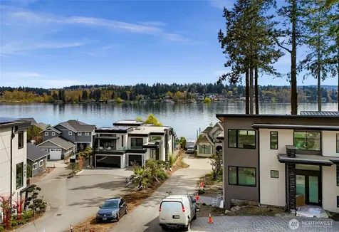 8329 NE Juanita Drive Kirkland WA 98034