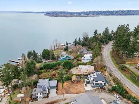 8329 NE Juanita Drive Kirkland WA 98034