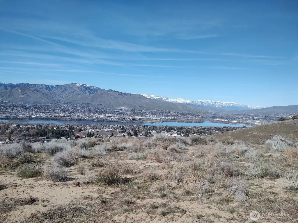 710 NE Tyler Place East Wenatchee WA 98802