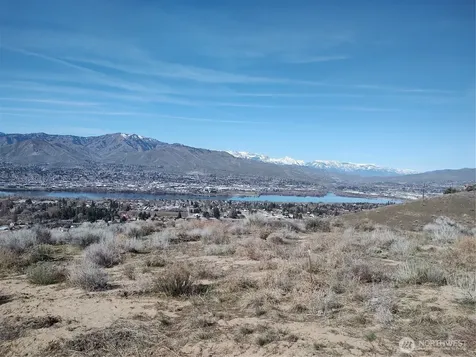 710 NE Tyler Place East Wenatchee WA 98802