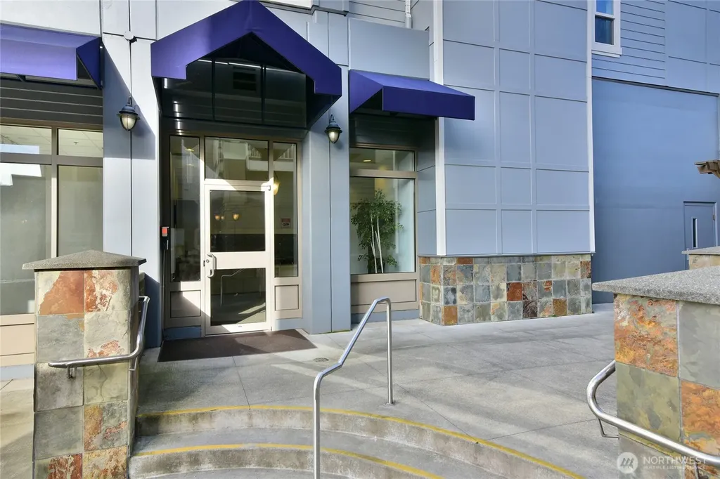 300 High School Road NE Bainbridge Island WA 98110