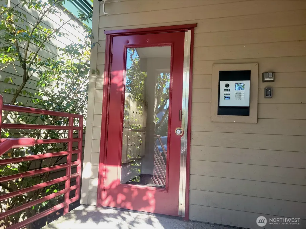 18100 15th Avenue NE Shoreline WA 98155