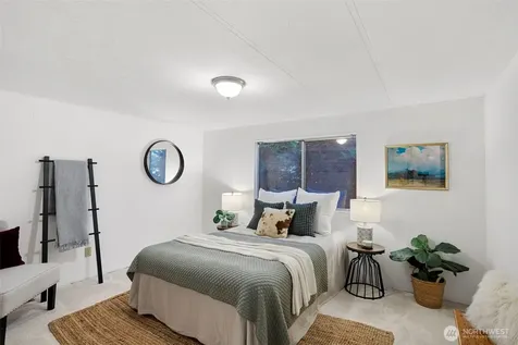 19015 16th Avenue NE Shoreline WA 98155