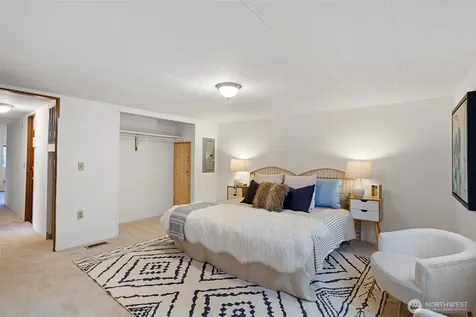 19015 16th Avenue NE Shoreline WA 98155