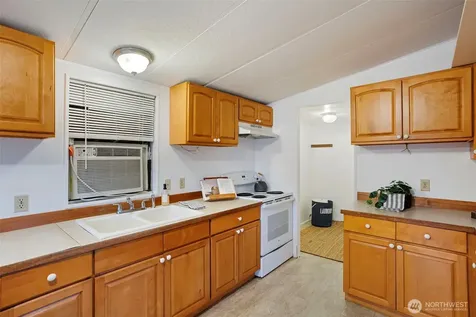 19015 16th Avenue NE Shoreline WA 98155