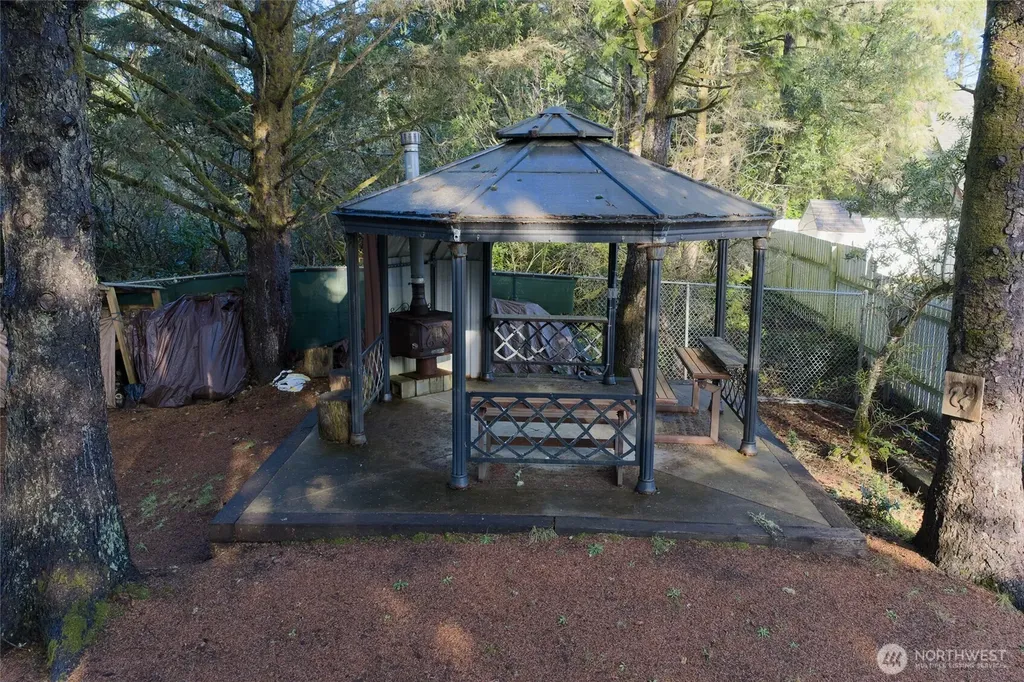 126 S Narwhal Loop SW Ocean Shores WA 98569