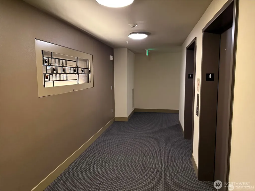 4547 8th Avenue NE Seattle WA 98105