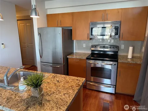 4547 8th Avenue NE Seattle WA 98105