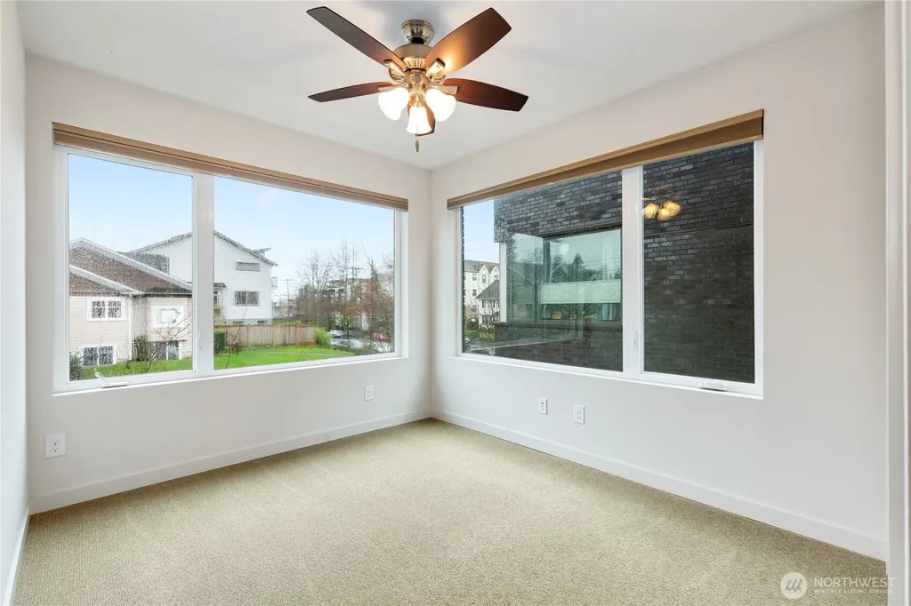 4272 SW Bradford Street Seattle WA 98116