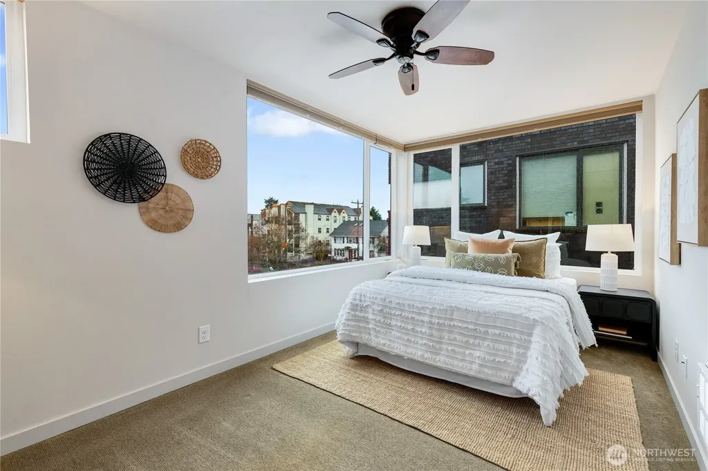4272 SW Bradford Street Seattle WA 98116