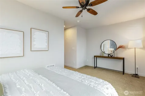 4272 SW Bradford Street Seattle WA 98116