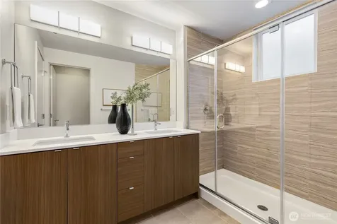 4272 SW Bradford Street Seattle WA 98116