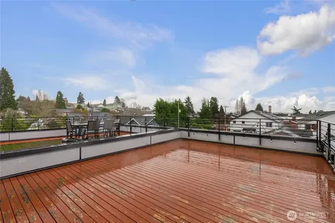 4272 SW Bradford Street Seattle WA 98116