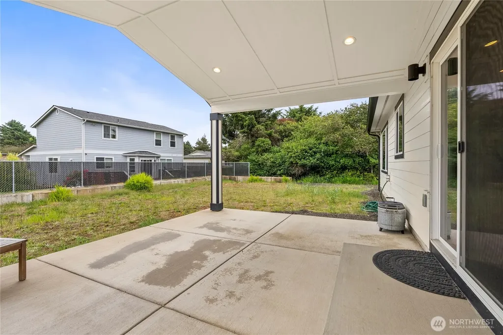 354 Sand Dune Avenue NW Ocean Shores WA 98569