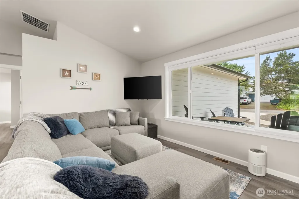 354 Sand Dune Avenue NW Ocean Shores WA 98569