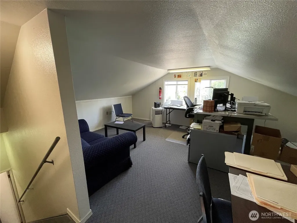 2606 E Main Puyallup WA 98372
