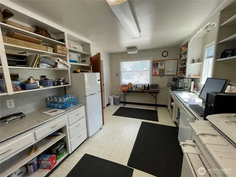 2606 E Main Puyallup WA 98372