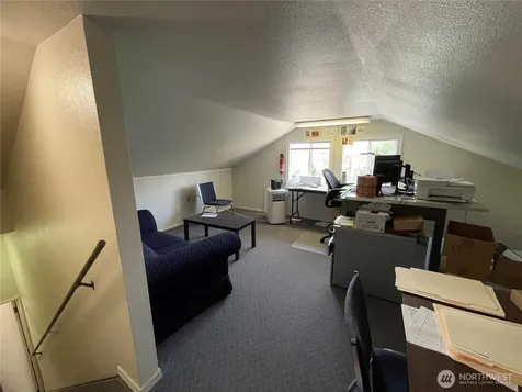 2606 E Main Puyallup WA 98372