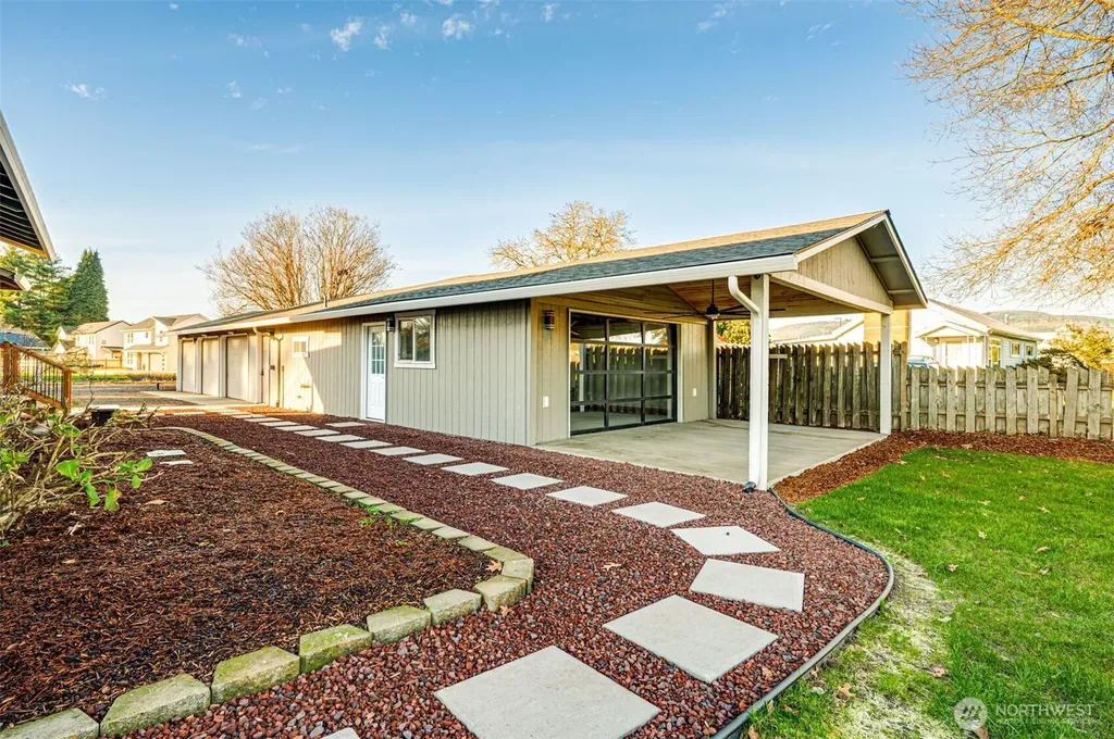 1107 Park Street Woodland WA 98674