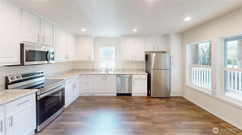 8315 175th Avenue SW Longbranch WA 98351