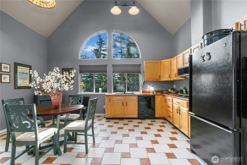 1103 Berry Way Lummi Island WA 98262
