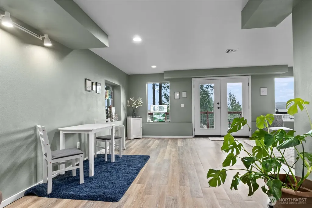 1103 Berry Way Lummi Island WA 98262