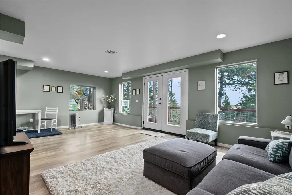 1103 Berry Way Lummi Island WA 98262