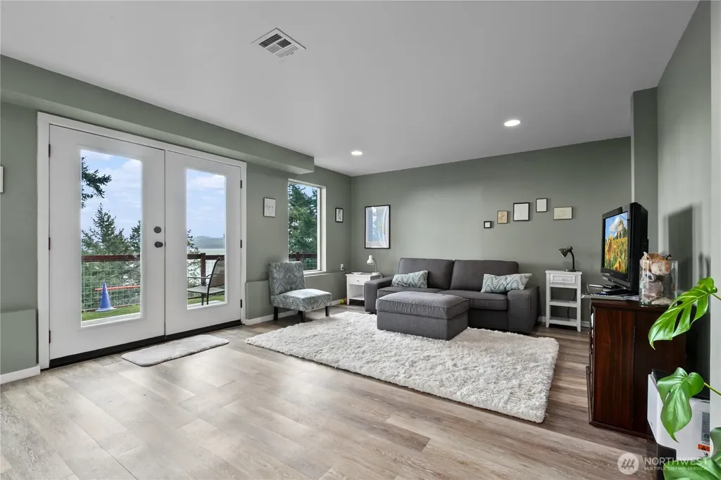 1103 Berry Way Lummi Island WA 98262