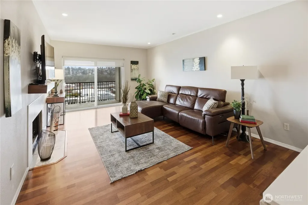 2253 Gilman Drive W Seattle WA 98119