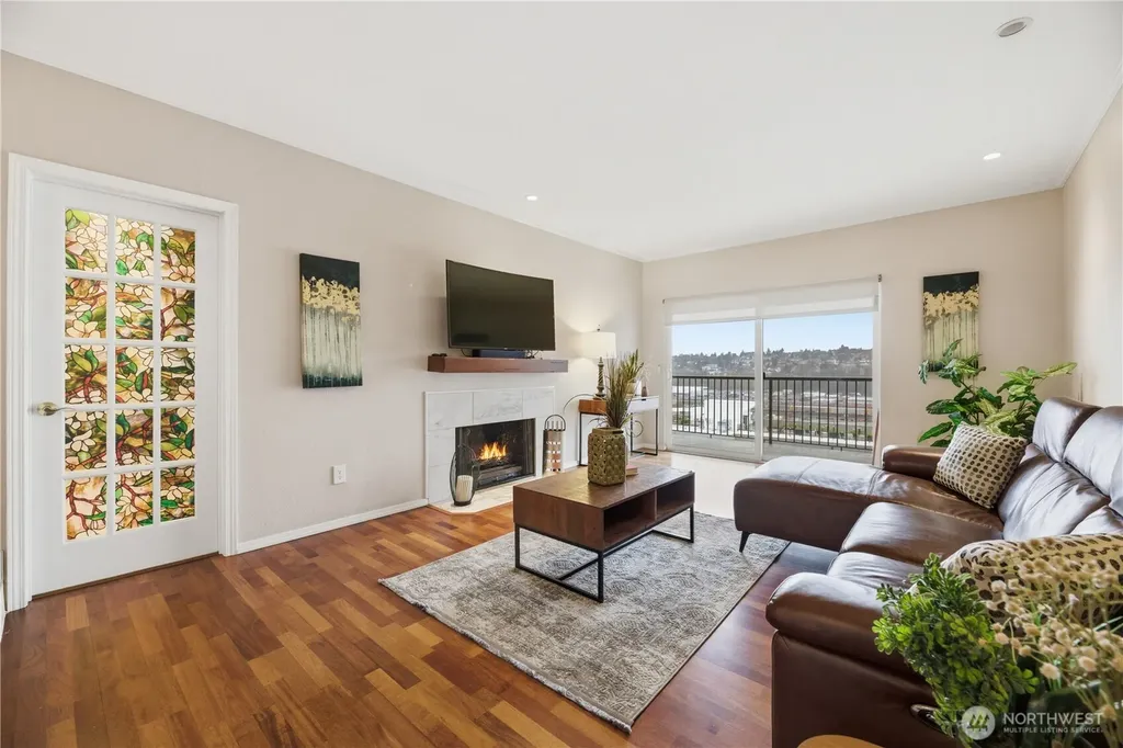 2253 Gilman Drive W Seattle WA 98119