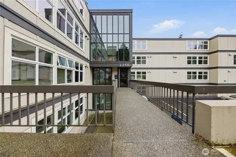 2253 Gilman Drive W Seattle WA 98119