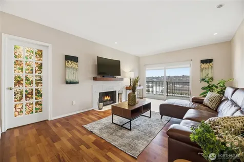 2253 Gilman Drive W Seattle WA 98119