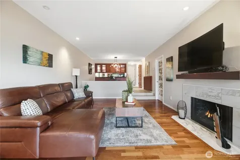 2253 Gilman Drive W Seattle WA 98119