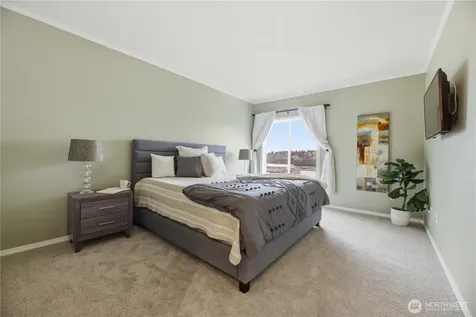 2253 Gilman Drive W Seattle WA 98119