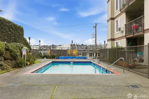 2253 Gilman Drive W Seattle WA 98119