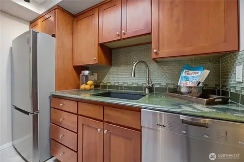 2253 Gilman Drive W Seattle WA 98119