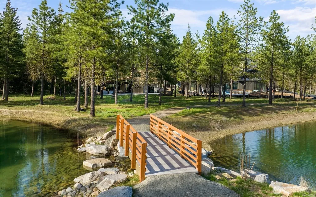 2040 Ruby King Loop Cle Elum WA 98922
