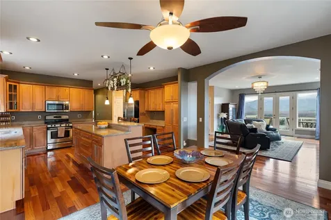 865 Burlington Heights Drive Burlington WA 98233