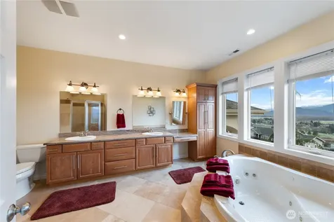 865 Burlington Heights Drive Burlington WA 98233