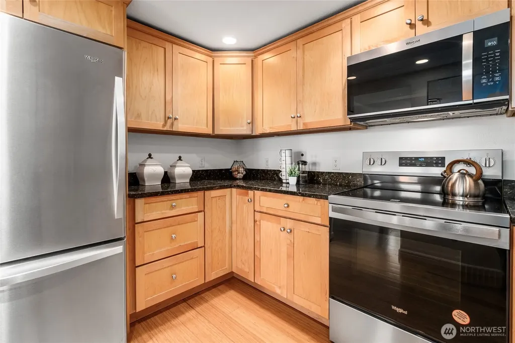 410 W Roy Street Seattle WA 98119