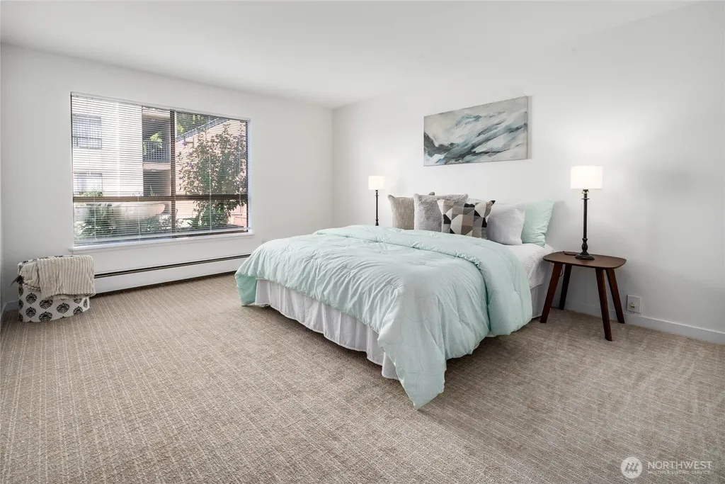 410 W Roy Street Seattle WA 98119