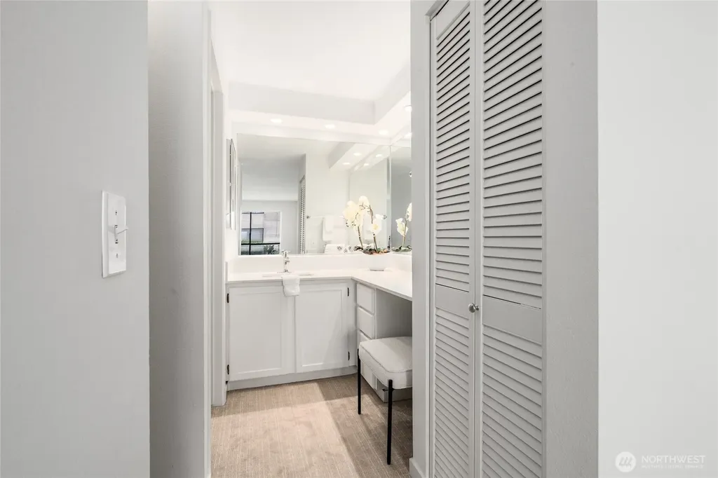 410 W Roy Street Seattle WA 98119