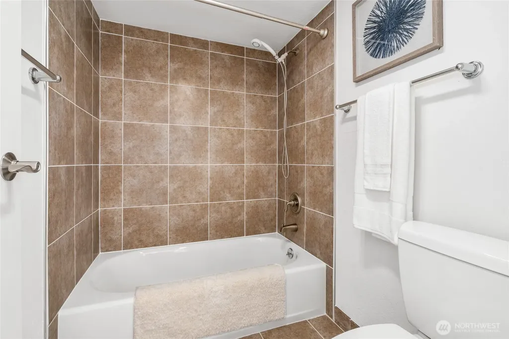410 W Roy Street Seattle WA 98119
