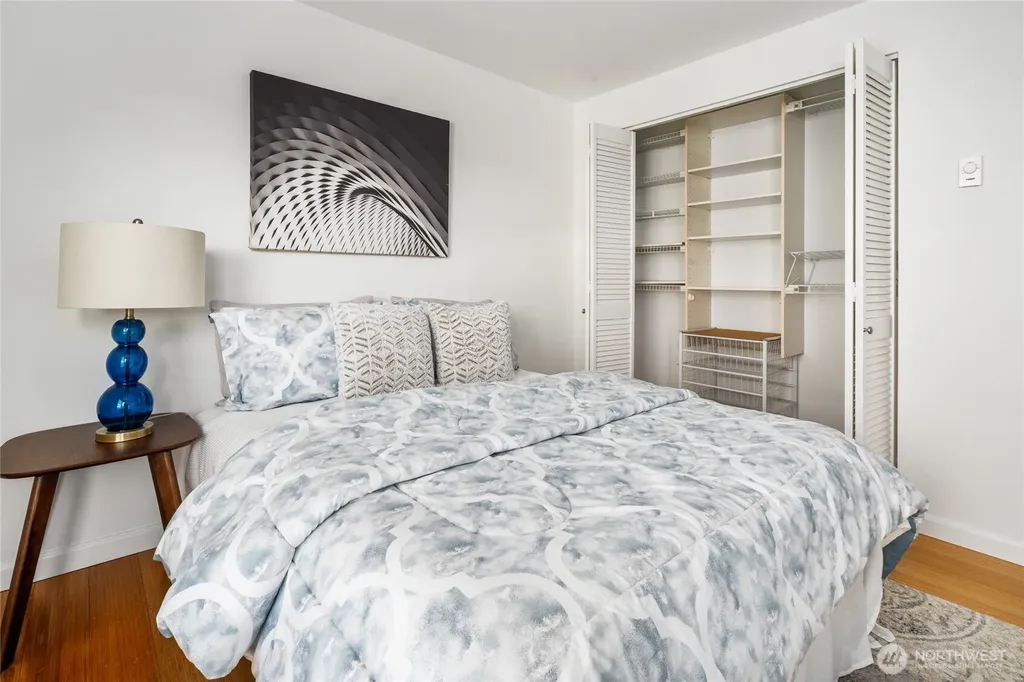 410 W Roy Street Seattle WA 98119