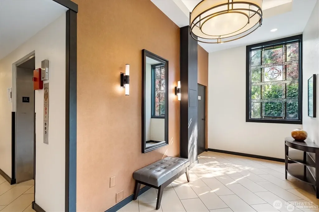 410 W Roy Street Seattle WA 98119