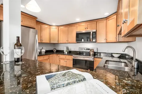 410 W Roy Street Seattle WA 98119