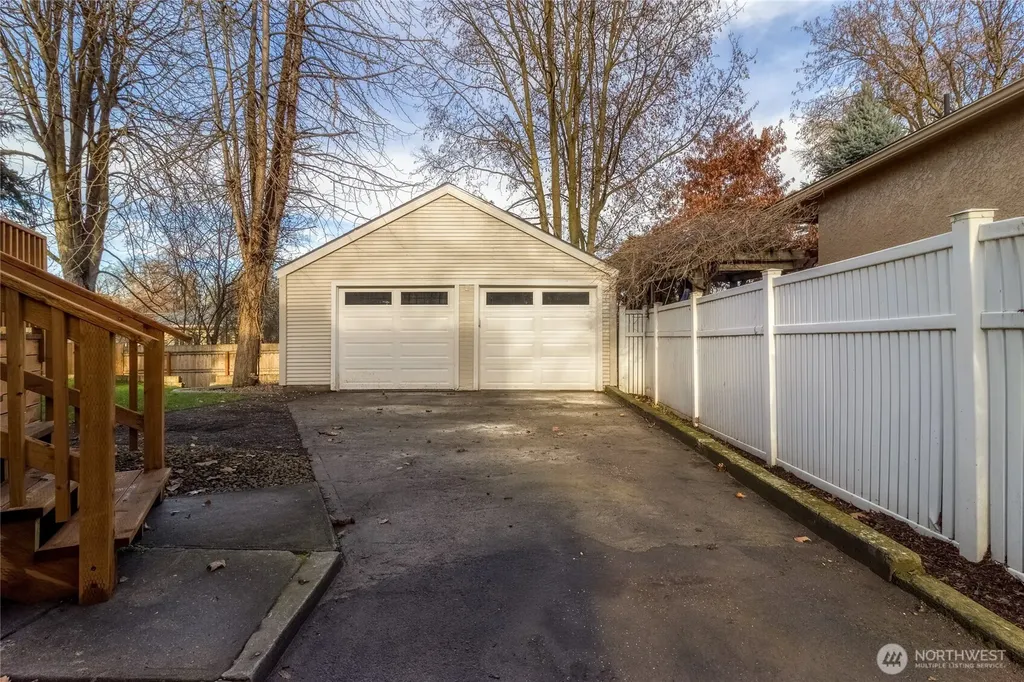 1037 E Alder Street Walla Walla WA 99362