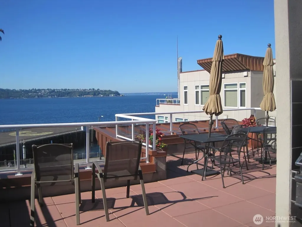 1900 Alaskan Way Seattle WA 98101