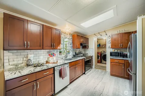 2431 S 371st Street Federal Way WA 98003